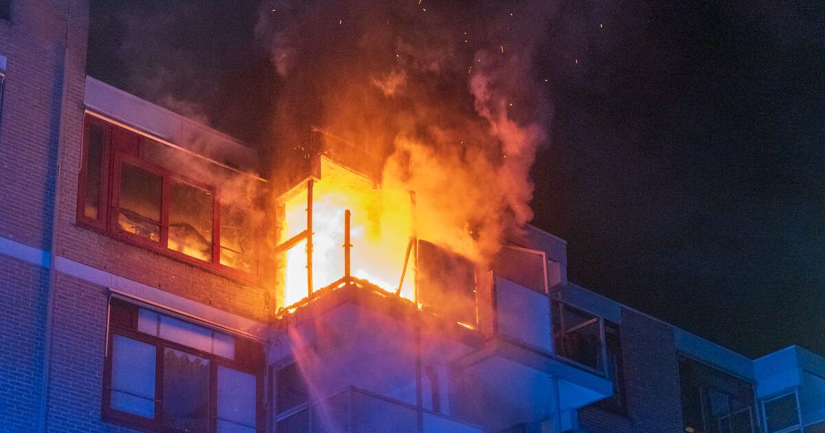 Twee jongens redden man uit brandend appartement in Wipstrik