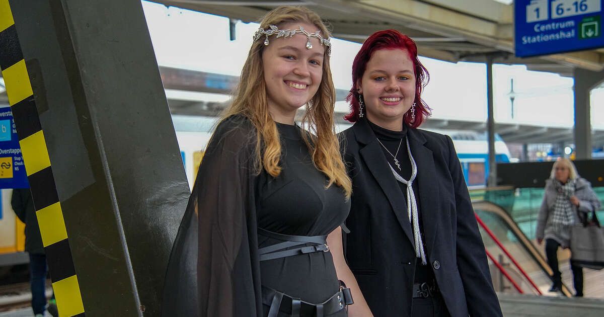 Bijzondere reizigers stappen in Zwolle op de trein naar Utrecht - 1Zwolle