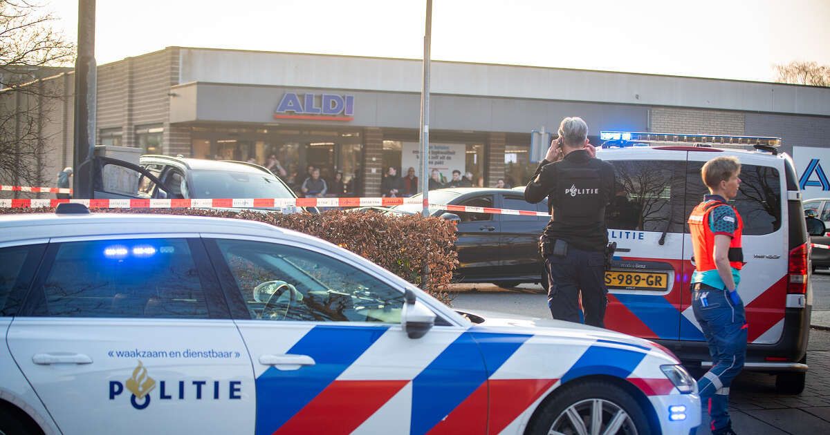 Man overleden bij schietpartij op parkeerplaats Aldi in Aa-landen