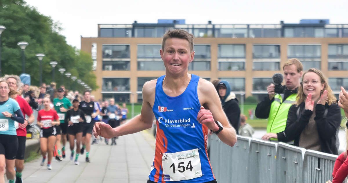 Tim Den Roover In beeld: BB-loper Tim den Besten wint Stadshagenrun - 1Zwolle