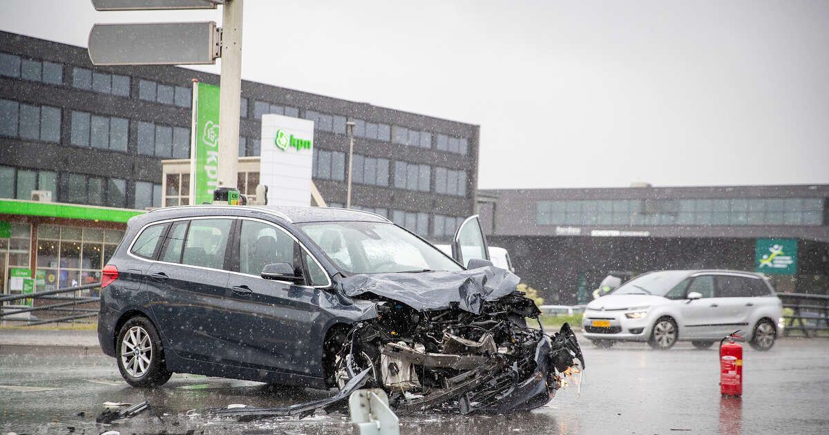 Bestuurder aangehouden na botsing op Ceintuurbaan in Zwolle