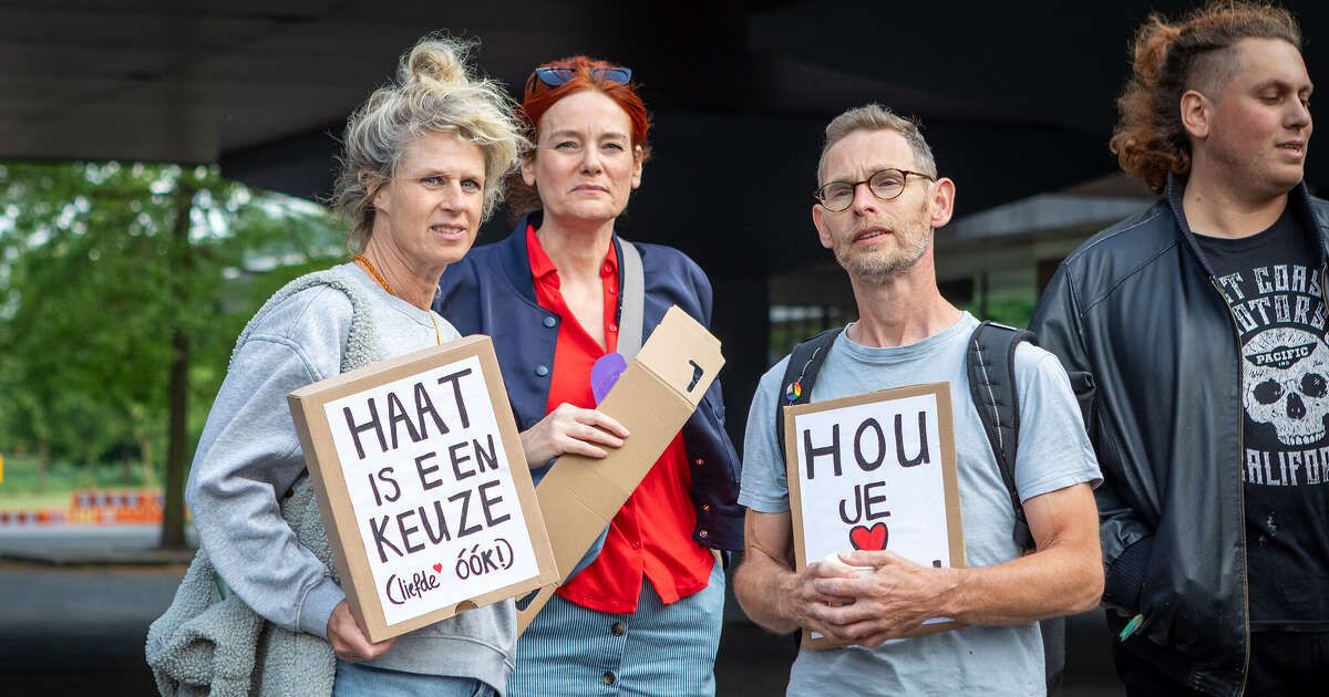 In beeld: Rumoerig debat over azc in Zwolle, besluit volgt volgende maand