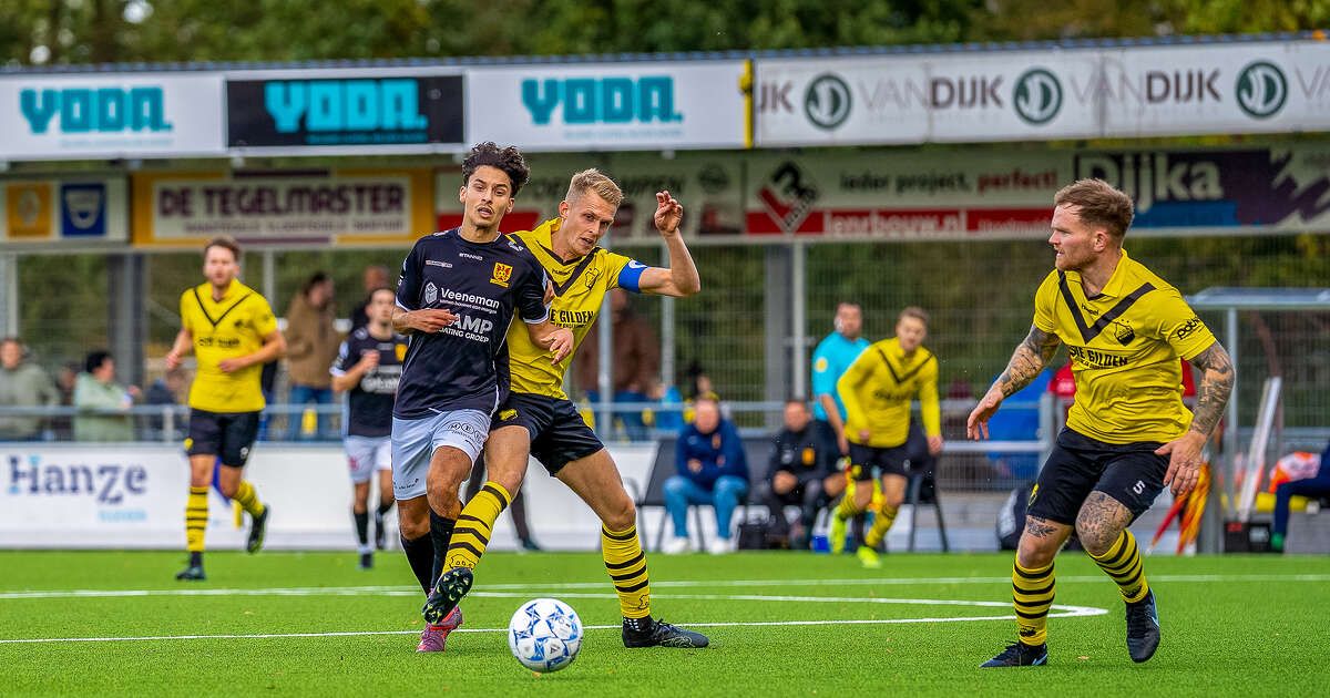 In beeld: DOS Kampen blijft puntloos na 1-3 verlies tegen CSV Apeldoorn