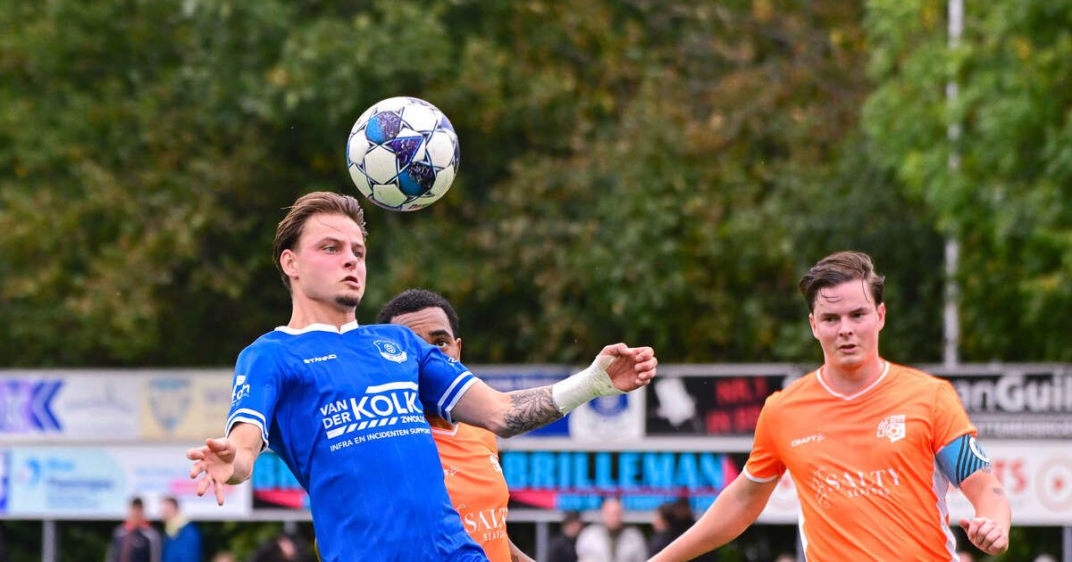 In beeld: Rode kaart breekt CSV ’28 op in derby bij WVF