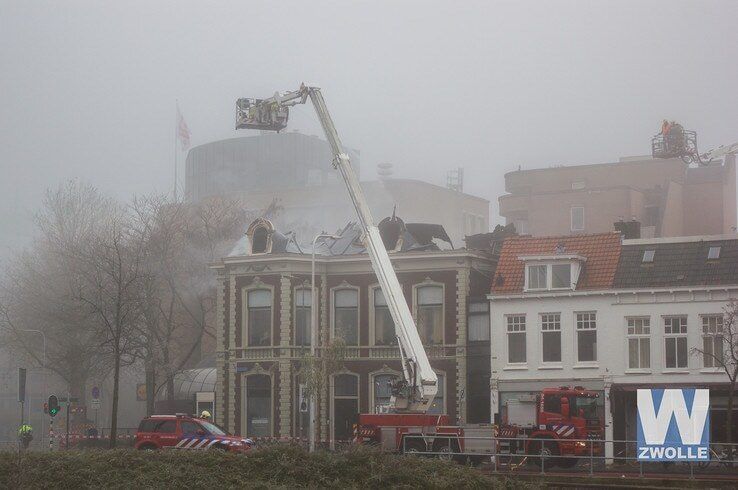 Uitslaande brand aan de Diezerkade - Foto: Arjen van der Zee