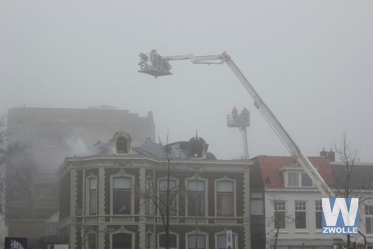 Uitslaande brand aan de Diezerkade - Foto: Arjen van der Zee