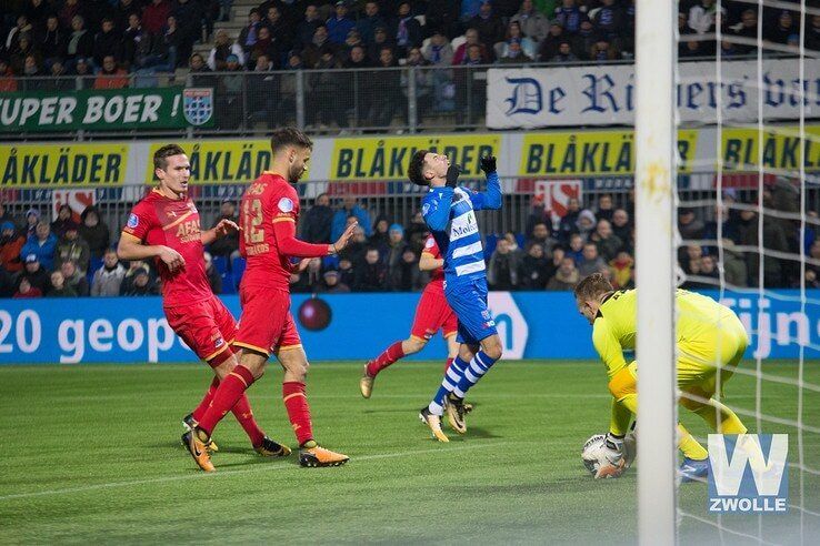 PEC Zwolle en AZ delen punten - Foto: Wouter Steenbergen