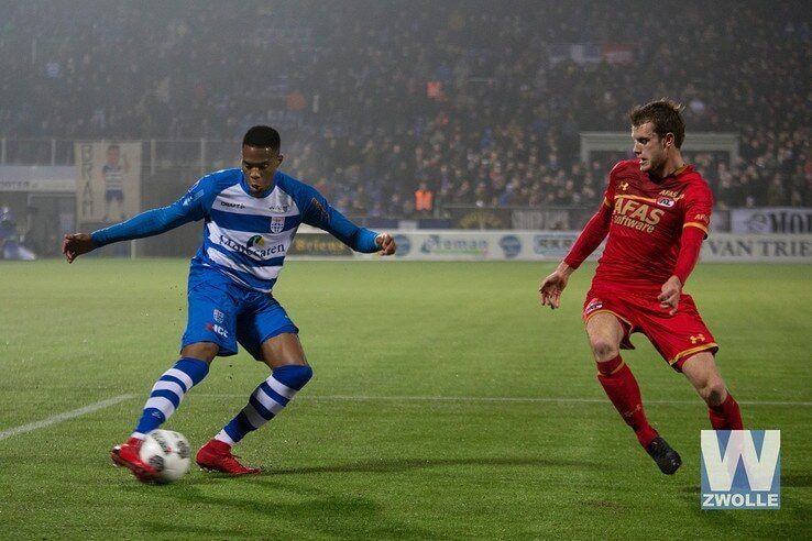 PEC Zwolle en AZ delen punten - Foto: Wouter Steenbergen