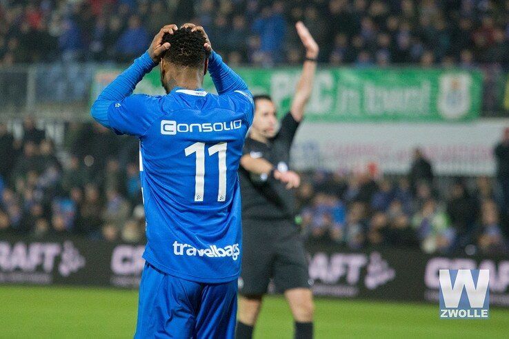 PEC Zwolle en AZ delen punten - Foto: Wouter Steenbergen