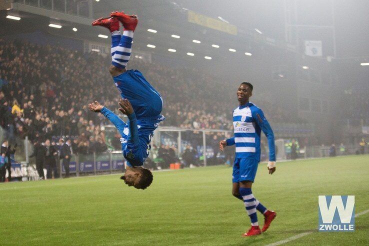 PEC Zwolle en AZ delen punten - Foto: Wouter Steenbergen