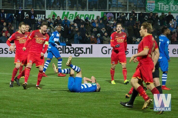 PEC Zwolle en AZ delen punten - Foto: Wouter Steenbergen