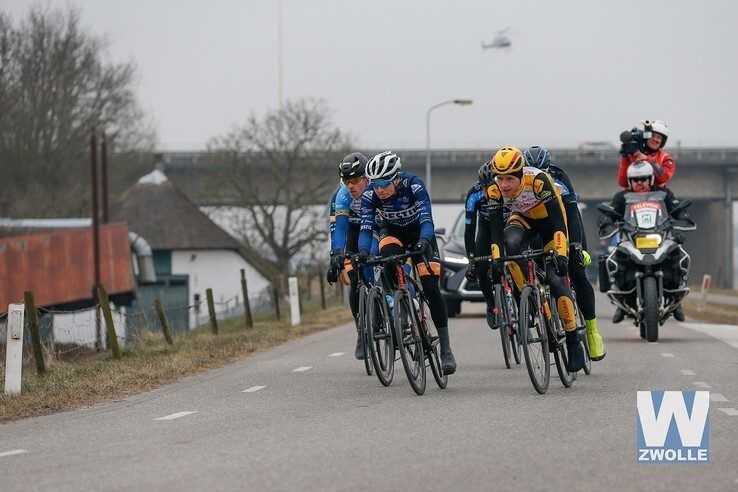 Maarten van Trijp wint na eindsprint Ster van Zwolle - Foto: Gonny van Duinen 