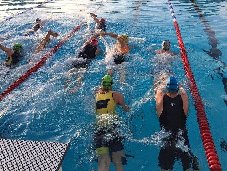 Vijfde Zwolse Zwemloop in het Openluchtbad - Foto: Ingezonden foto