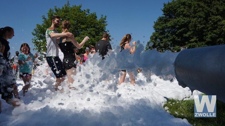 Bubble Run in Park de Wezenlanden - Foto: Arjan Mazee