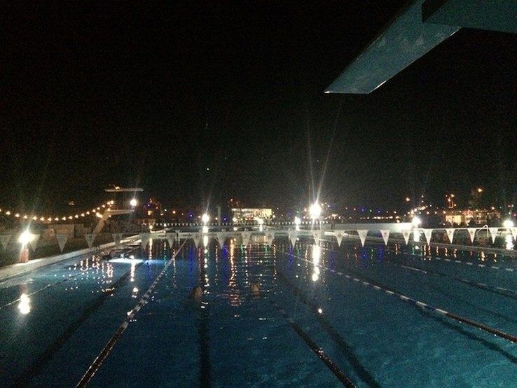 Zwemmen bij maanlicht in Openluchtbad Zwolle - Foto: Ingezonden foto