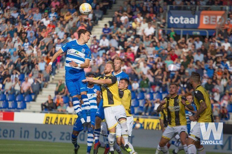 PEC Zwolle verliest wederom in eigen huis - Foto: Wouter Steenbergen