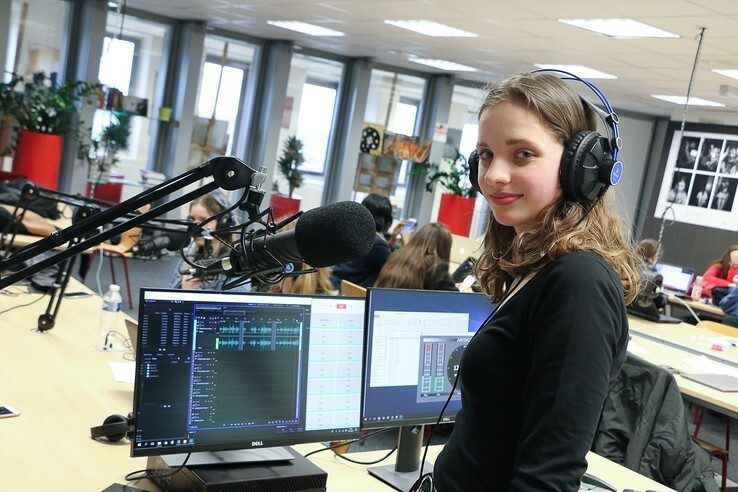 Studenten leren radio maken in hun eigen, professionele studio - Foto: Ingezonden foto