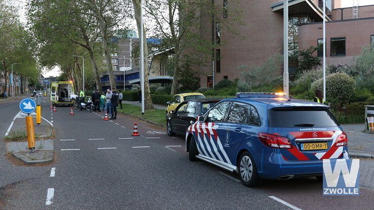 Doorrijder bij ongeluk Van Wevelinkhovenstraat Zwolle - Foto: Arjen van der Zee