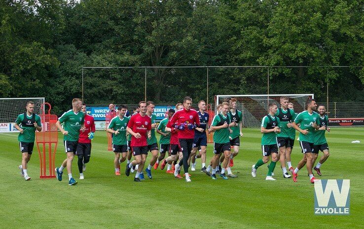 Eerste training PEC Zwolle, Mous traint mee - Foto: Arjen van der Zee