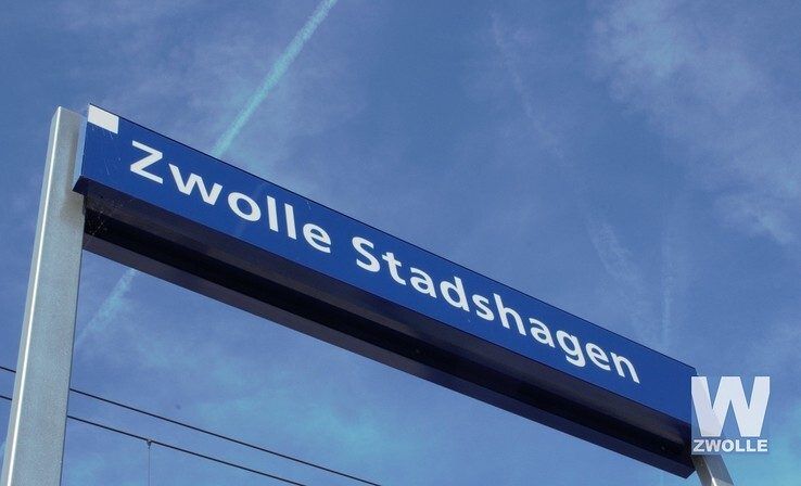 Station Stadshagen tijdelijk geopend voor reizigers - Foto: Gerrit-Jan Mondria