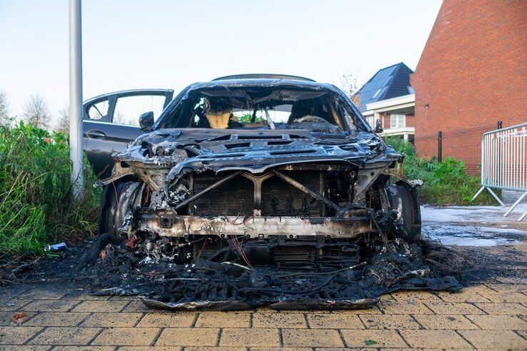 Tweede autobrand deze week in Stadshagen - Foto: Peter Denekamp