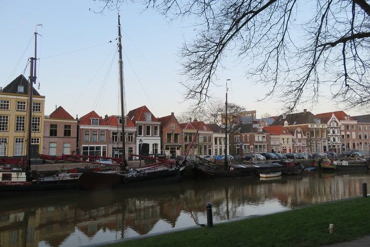 Het verhaal achter Zwolse gevelstenen: ’t veerschip op Utrecht - Foto: Jan la Faille