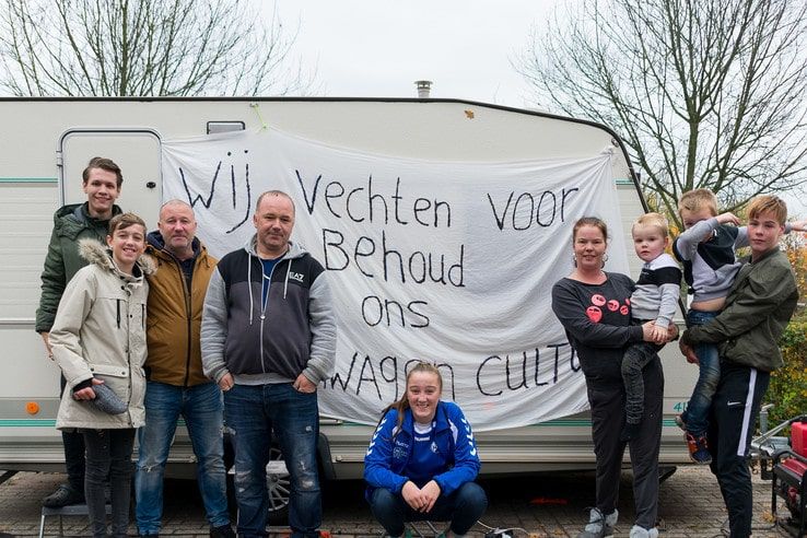 Gemeente Zwolle mag bewoners parkeerterrein Bellinistraat dwingen te vertrekken - Foto: Peter Denekamp