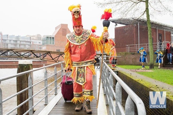 Eerste Zwolse Carnavalsboottocht - Foto: Henrico van der Dussen