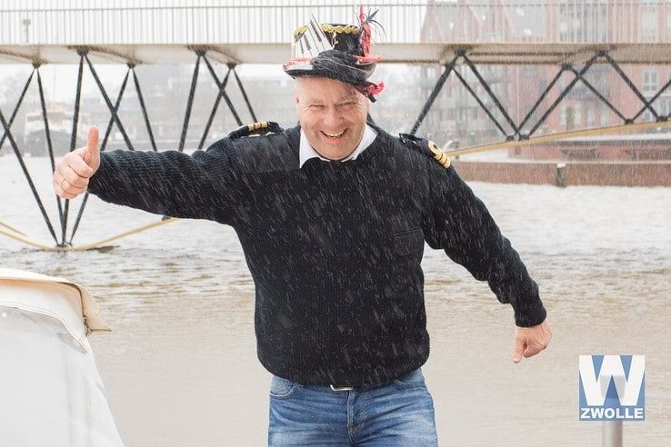 Eerste Zwolse Carnavalsboottocht - Foto: Henrico van der Dussen