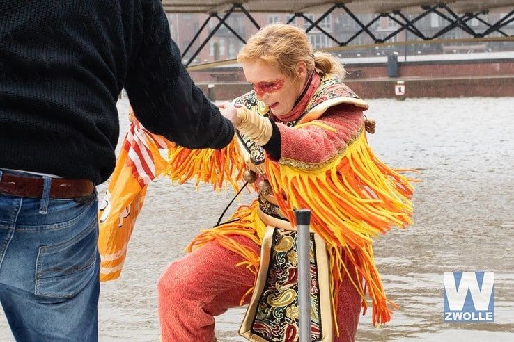 Eerste Zwolse Carnavalsboottocht - Foto: Henrico van der Dussen