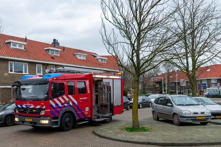 Harde wind houdt brandweer in Zwolle bezig - Foto: Peter Denekamp