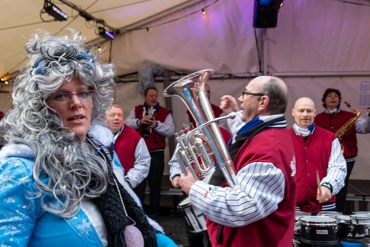 Stadsprins geeft antwoord op vragen van kinderen in Bloopers - Foto: Peter Denekamp