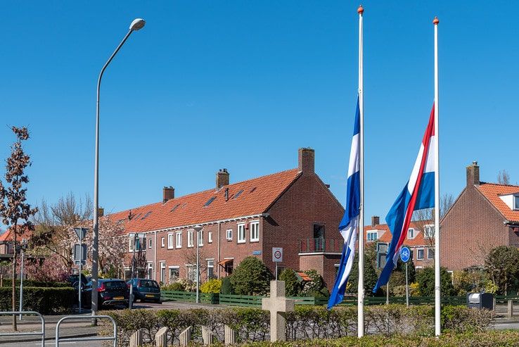 ‘Opdat we nooit vergeten’ is geen loze kreet in Zwolle - Foto: Peter Denekamp