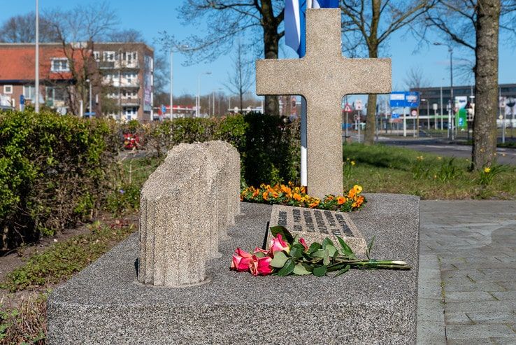 ‘Opdat we nooit vergeten’ is geen loze kreet in Zwolle - Foto: Peter Denekamp