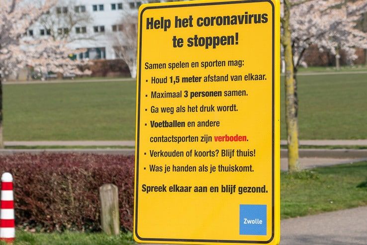 Samenscholen en contactsport verboden in Zwolse parken - Foto: Peter Denekamp