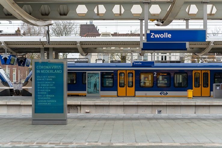 NS baas Roger van Boxtel: ‘De trein is nu even geen uitje. Blijf thuis!’ - Foto: Peter Denekamp