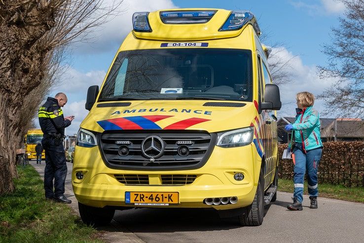 Vrouw gewond bij eenzijdig ongeval Kleine Veerweg - Foto: Peter Denekamp