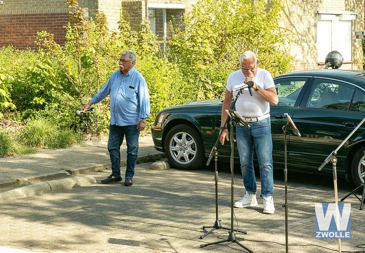 Henk & Mick zingen voor gouden bruidspaar - Foto: Arjen van der Zee