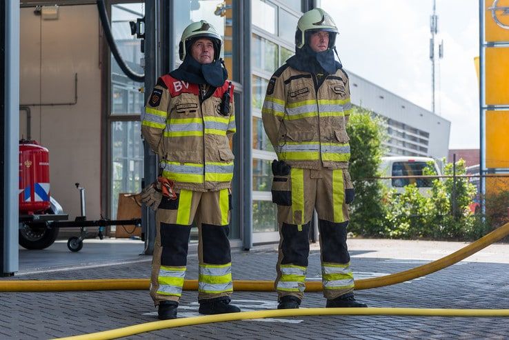 Brandweer Zwolle herdenkt omgekomen collega’s met ereteken - Foto: Peter Denekamp