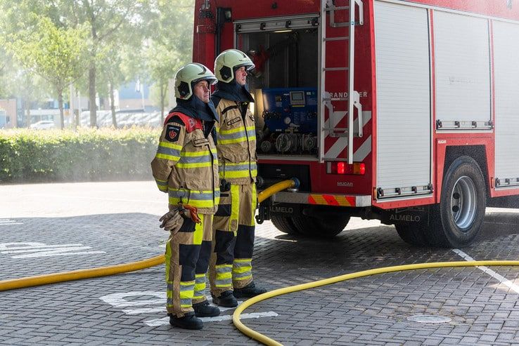 Brandweer Zwolle herdenkt omgekomen collega’s met ereteken - Foto: Peter Denekamp