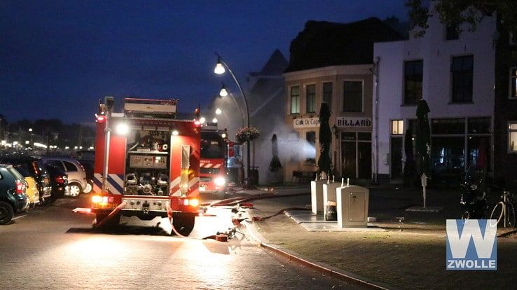 Café De Tagrijn door brand verwoest - Foto: Arjen van der Zee
