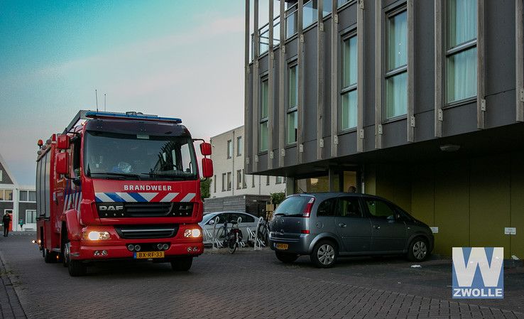 Brandweer rukt uit voor rokende gehaktbal in magnetron - Foto: Arjen van der Zee