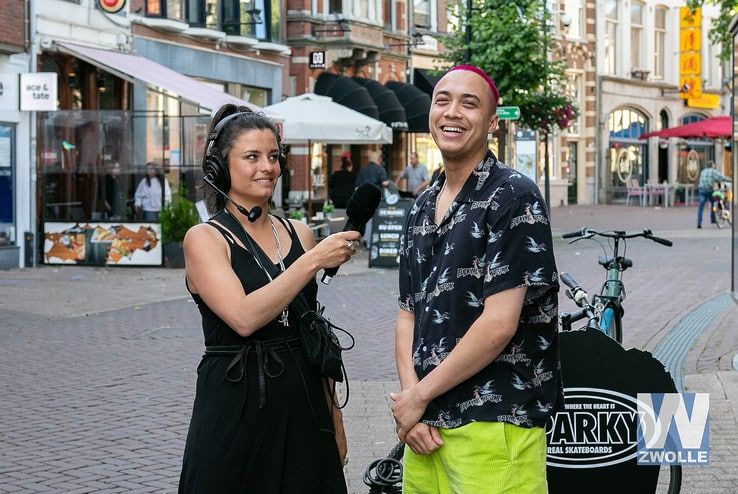 3FM DJ’s Frank en Eva doen Zwolle aan op de fiets - Foto: Arjen van der Zee