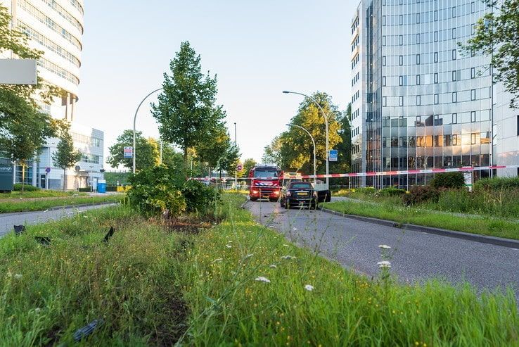 Bestuurder aangehouden na ongeval op Burgemeester Roelenweg - Foto: Peter Denekamp