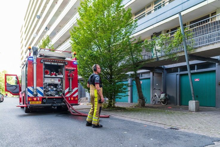 Keukenbrand in Holtenbroek snel onder controle - Foto: Peter Denekamp