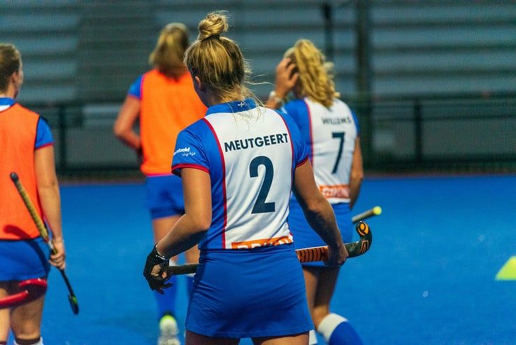 Zwolse hockeyvrouwen openen seizoen met winst - Foto: Peter Denekamp