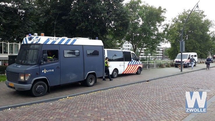 Veel politie op de been in Zwolse binnenstad - Foto: Ingezonden foto