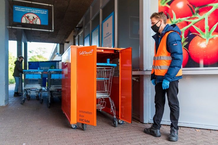 Winkelwagentjes in winkelcentrum Forelkolk geven veilig gevoel - Foto: Peter Denekamp