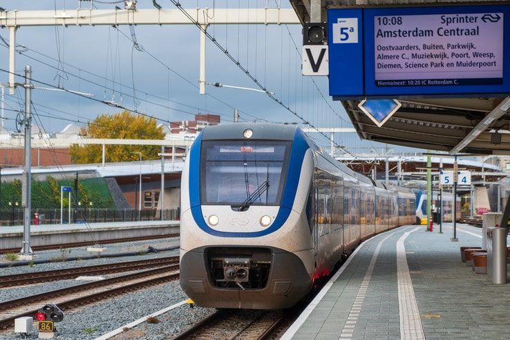 Minder treinen van en naar Zwolle - Foto: Peter Denekamp