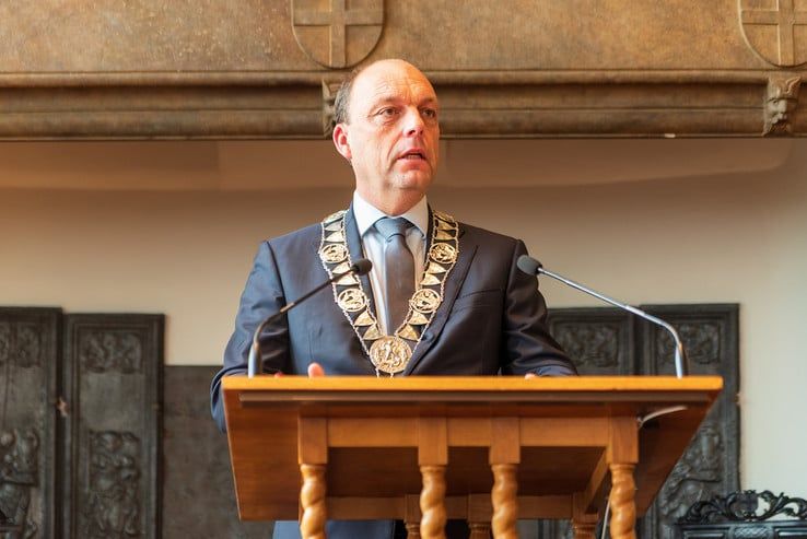 Zwolse burgemeester Van Walsum liet zich de mond niet snoeren - Foto: Peter Denekamp